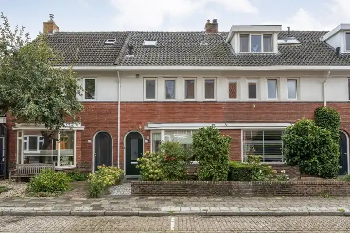 Tussenwoning te koop: Bilderdijkstraat 62, Wipstrik-Noord Zwolle