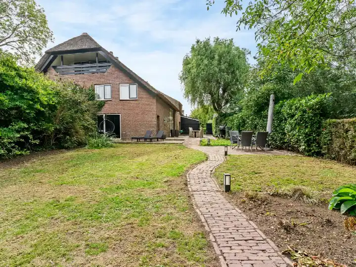 Tussenwoning te koop: Binnendamseweg 36A, Giessenburg-Zuidwest Giessenburg