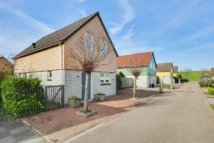 Vrijstaande woning te koop: Binnendijk 2-113, Wemeldinge Wemeldinge