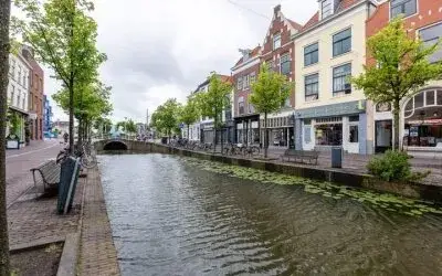 Terraced house for sale: Binnenwatersloot 16, Centrum-West Delft