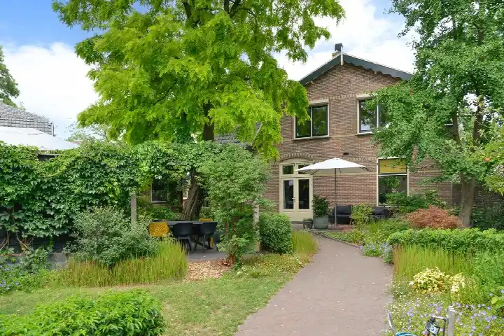 Twee-onder-één-kap te koop: Birkstraat 6, Soest Zuid Soest