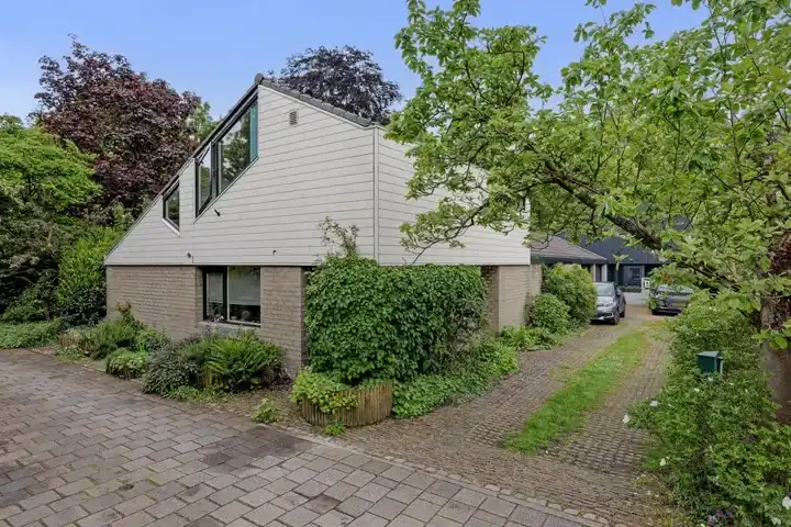 Twee-onder-één-kap te koop: Bisschopsberg 12, Meerzicht-West Zoetermeer