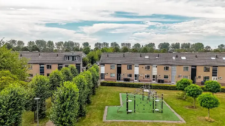 Tussenwoning te koop: Bizonplantsoen 25, Faunabuurt Zuidwest Almere