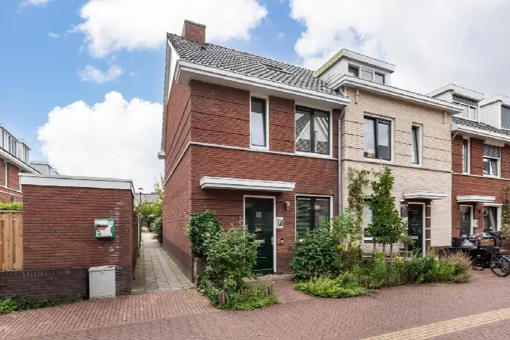 Hoekwoning te koop: Blauwe Tramstraat 1, Natuurkundigenbuurt-oost Haarlem