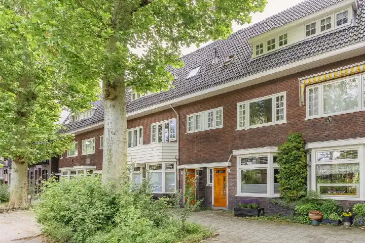 Tussenwoning te koop: Blauwkapelseweg 67, Zeeheldenbuurt, Hengeveldstraat en omgeving Utrecht