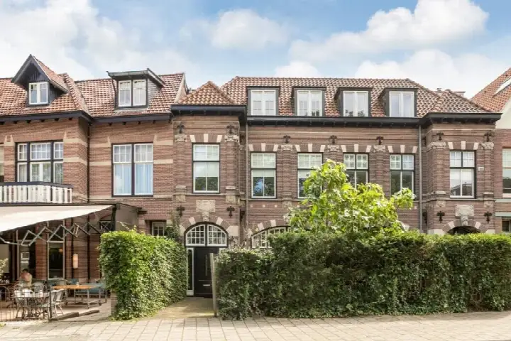 Tussenwoning te koop: Bloemendaalseweg 143, Bloemendaal Bloemendaal