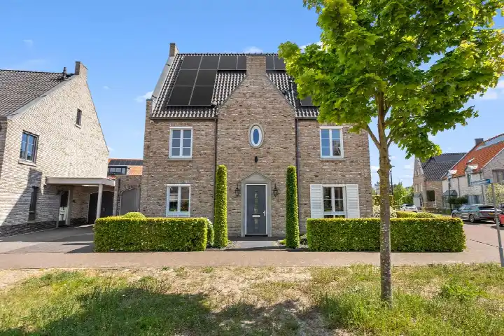Vrijstaande woning te koop: Bloemendreef 24, Harderweide Harderwijk