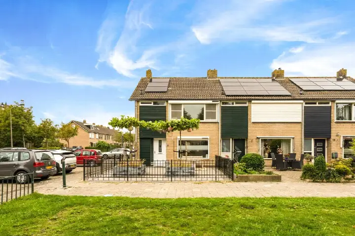 Hoekwoning te koop: Bloemstraat 9, Waarland (woonkern) Waarland