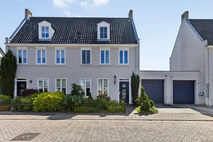 Tussenwoning te koop: Blokskenserf 27, Schutsboom Helmond