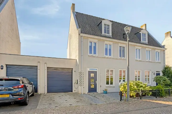 Tussenwoning te koop: Blokskenserf 29, Schutsboom Helmond