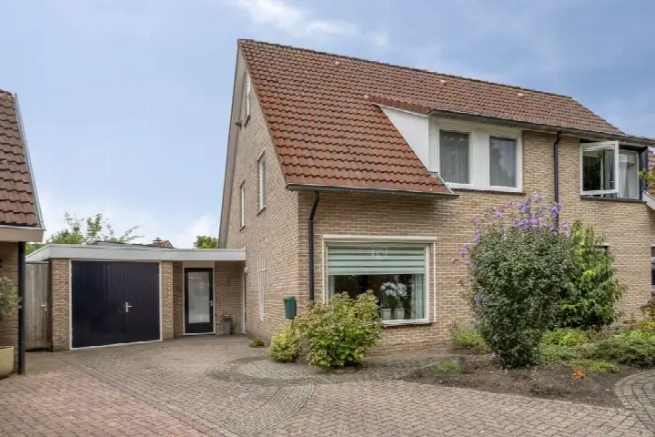 Twee-onder-één-kap te koop: Boekweit 20, Stroom-Esch Borne