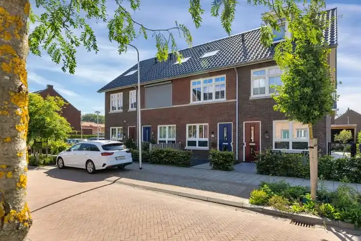 Tussenwoning te koop: Bolderik 27, Kern Oudenhoorn Oudenhoorn