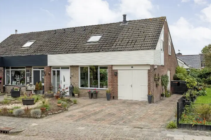 Semi-detached for sale: Bolsterstraat 11, Slagharen Kern Slagharen