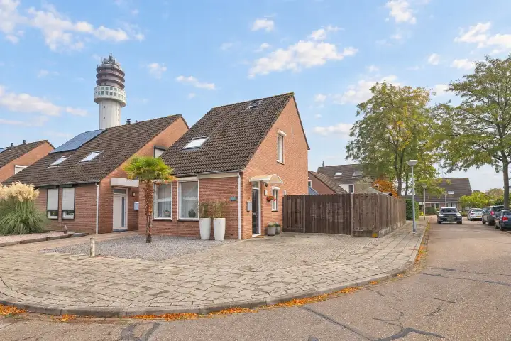 Corner house for sale: Bonenberg 10, Roer-Zuid Roermond