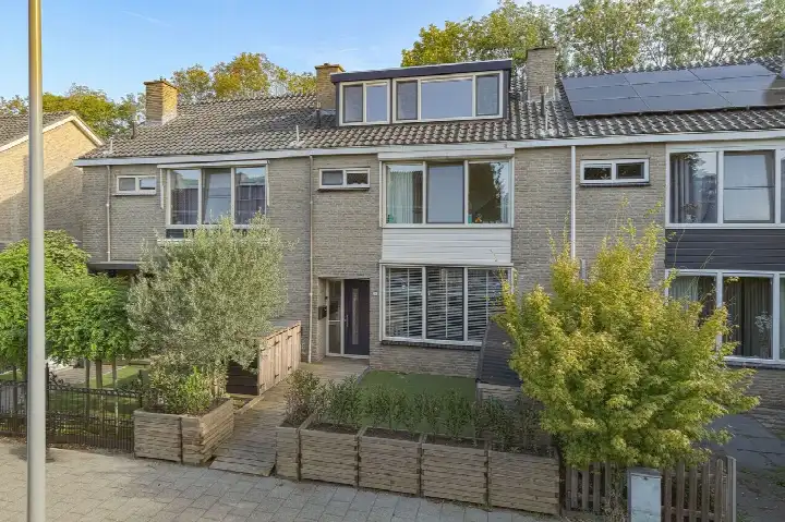 Tussenwoning te koop: Bongweg 84, Hoogvliet Zuid Hoogvliet Rotterdam