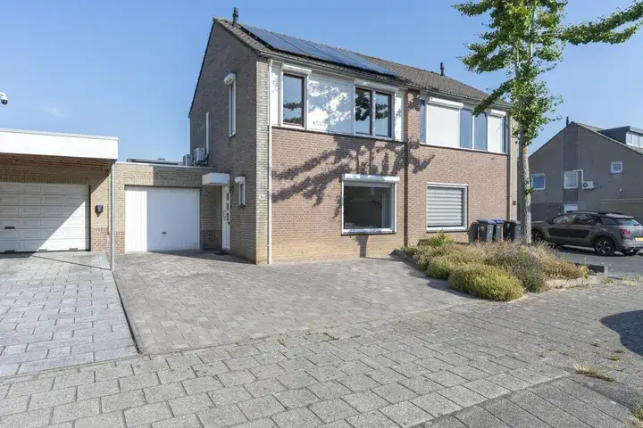 Tussenwoning te koop: Boostenstraat 53, Husken Heerlen