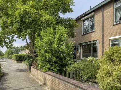 Corner house for sale: Boris Pasternak-erf 176, Pearl Buck-erf en omgeving Dordrecht