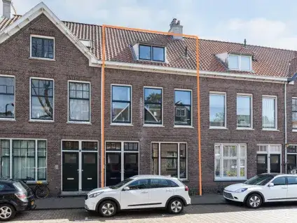 Terraced house for sale: Borneostraat 20, Indische Buurt-Noord Dordrecht