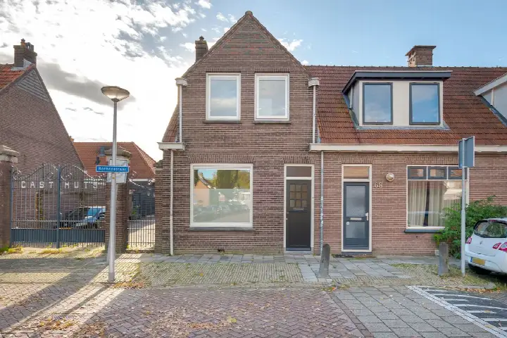 Corner house for sale: Borneostraat 70, Indischebuurt Zwolle