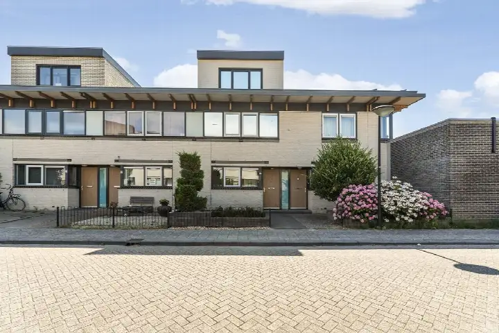 Tussenwoning te koop: Bornholmstraat 27, Eilandenbuurt Noord Almere