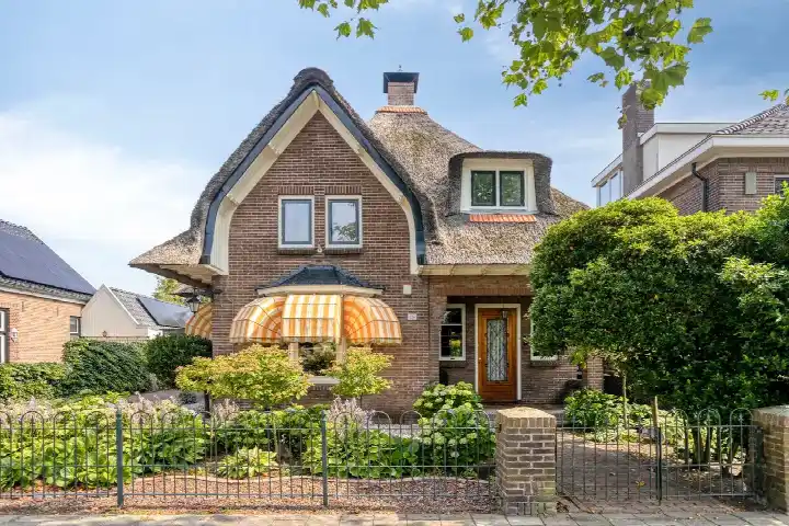 Vrijstaande woning te koop: Bornsestraat 136, Bornsestraat en omgeving Zuid Almelo