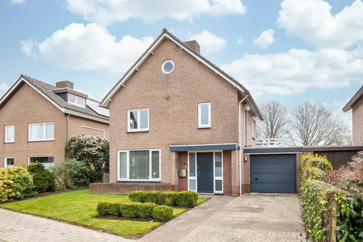 Twee-onder-één-kap te koop: Bosbeek 4, Oud-Geleen en Haesselderveld Geleen