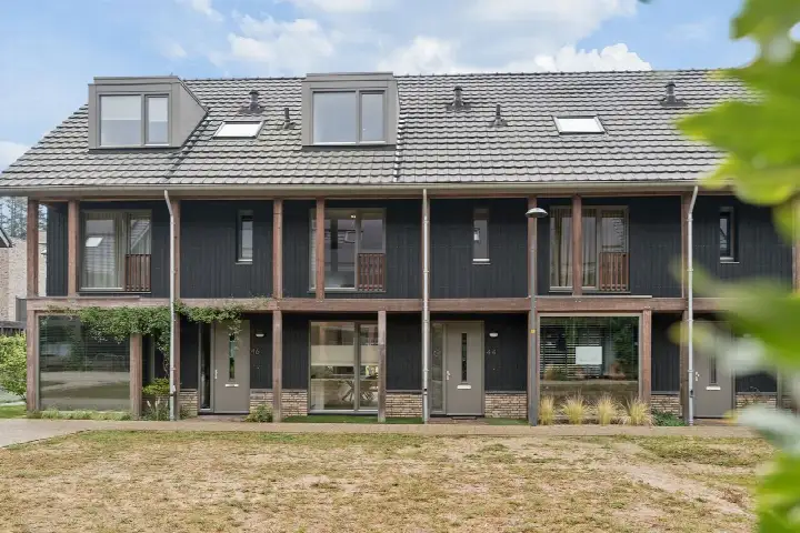 Terraced house for sale: Bosbeshof 44, Veluwse Poort Ede