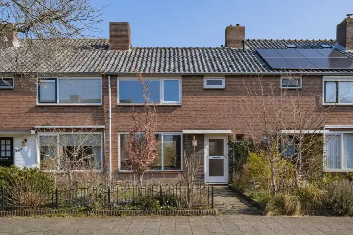 Tussenwoning te koop: Bosstraat 36, Nieuw-Vennep Oost Nieuw-Vennep