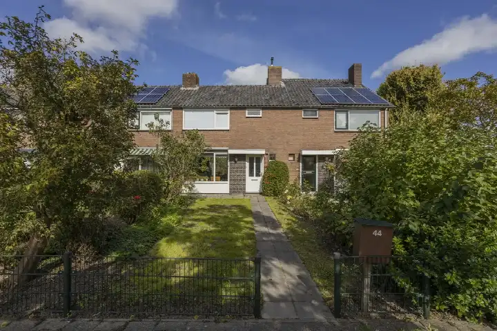 Tussenwoning te koop: Bosstraat 44, Nieuw-Vennep Oost Nieuw-Vennep