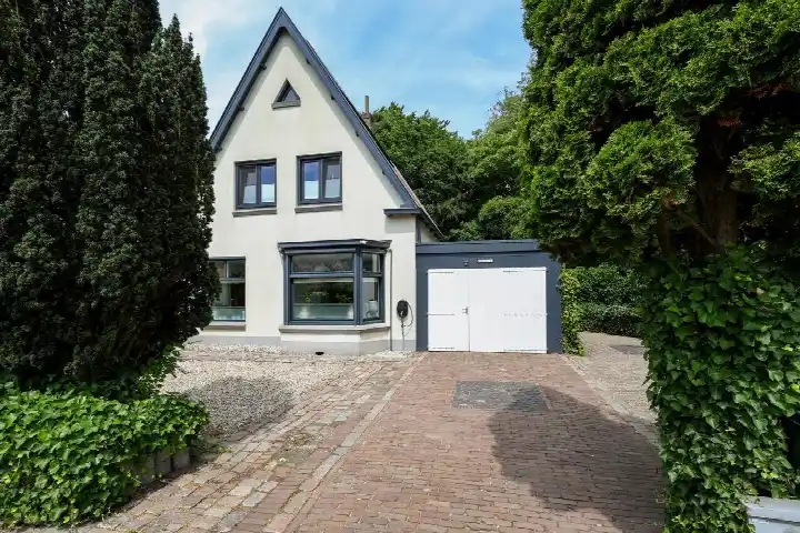 Detached house for sale: Bosweg 4, Oostvoorne Oostvoorne
