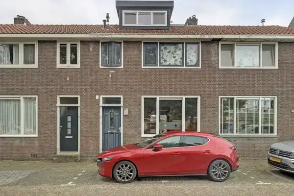 Terraced house for sale: Bosweg 95, De Korte Akkeren Oud Gouda