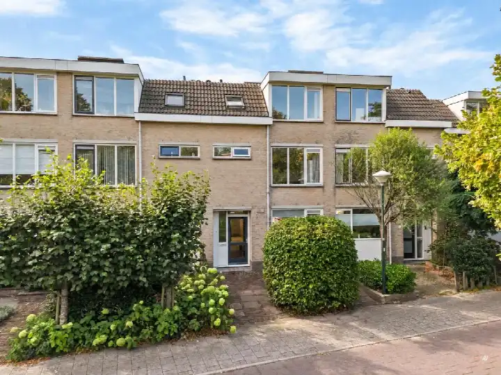 Tussenwoning te koop: Bottelroosweide 7, Molenvliet-West Woerden
