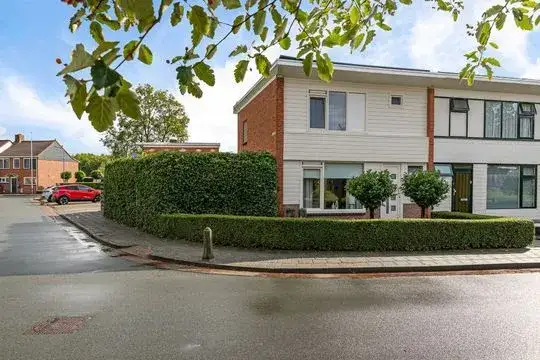 Hoekwoning te koop: Botterlaan 6, Scheepvaartbuurt Delfzijl