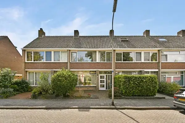 Tussenwoning te koop: Boutenslaan 16, Zijdelwaard Uithoorn