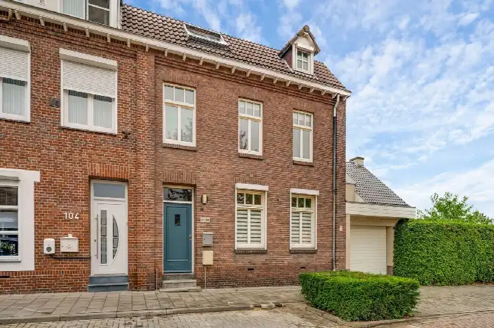 Tussenwoning te koop: Bouwbergstraat 102, Schinveld Schinveld