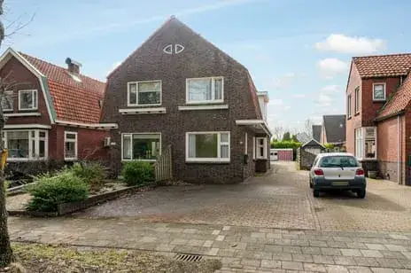 Twee-onder-één-kap te koop: Bovenburen 113, Zeeheldenbuurt Winschoten