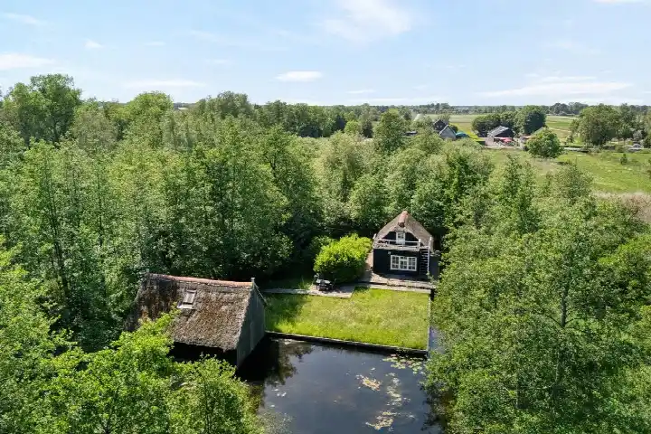 Vrijstaande woning te koop: Bovenwijde 1, Giethoorn-Zuid Giethoorn