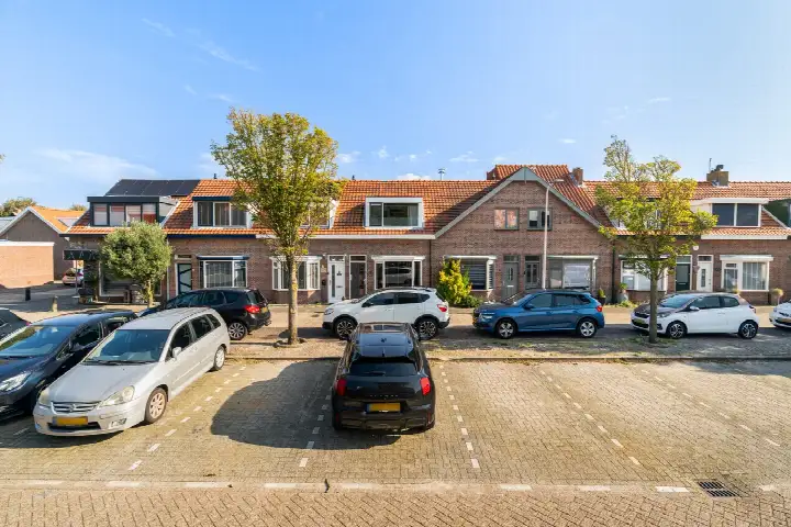 Terraced house for sale: Braamstraat 13, Kleine Geest en Molenwijk Monster