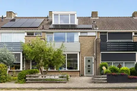 Tussenwoning te koop: Brahmslaan 20, Paasbos-west Nijkerk