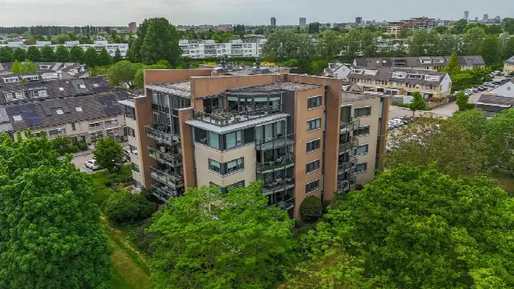 Apartment for sale: Brahmsstraat 240, Paganinibuurt Capelle Aan Den Ijssel