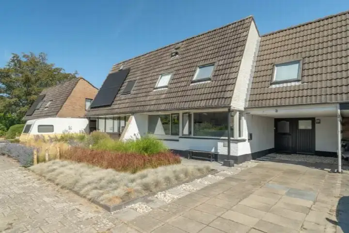 Terraced house for sale: Bramestraat 18, Krabbendijke - Rozeboom Krabbendijke