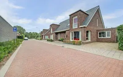 Twee-onder-één-kap te koop: Bramhaar 2, Dorp Diepenveen Diepenveen
