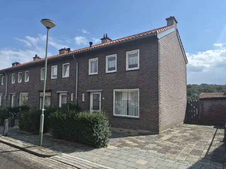 Corner house for sale: Brandtstraat 28, Hopel Eygelshoven