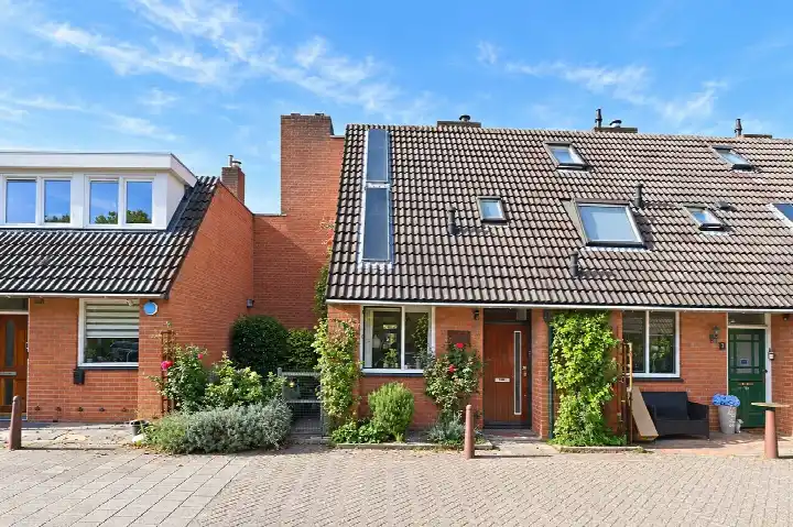 Tussenwoning te koop: Brasemsloot 5, Slotenbuurt Zoetermeer