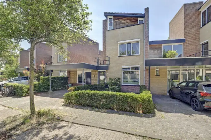 Tussenwoning te koop: Braspenninglaan 92, Maasoever 'S-Hertogenbosch
