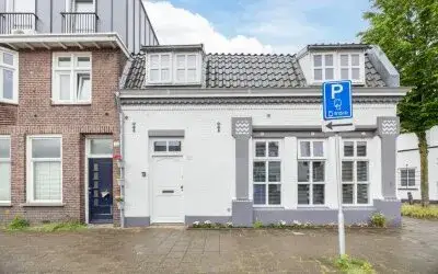 Corner house for sale: Bredaseweg 170, Sint Anna Noord Tilburg