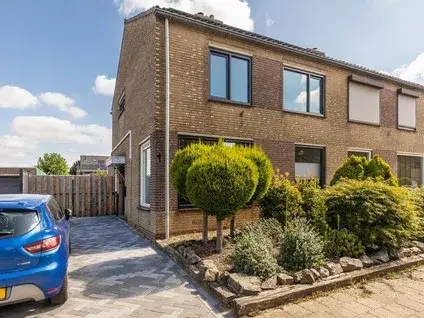 Twee-onder-één-kap te koop: Brederodestraat 1, Elsloo Elsloo