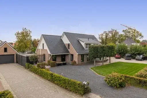 Home for sale: Bredeweg 15, West 2 Waddinxveen
