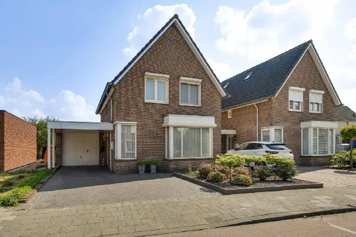 Semi-detached for sale: Bredeweg 39, Nederweert Nederweert