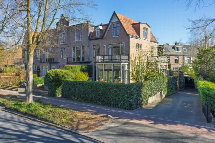 Hoekwoning te huur: Brediusweg 26, Vondellaan Bussum